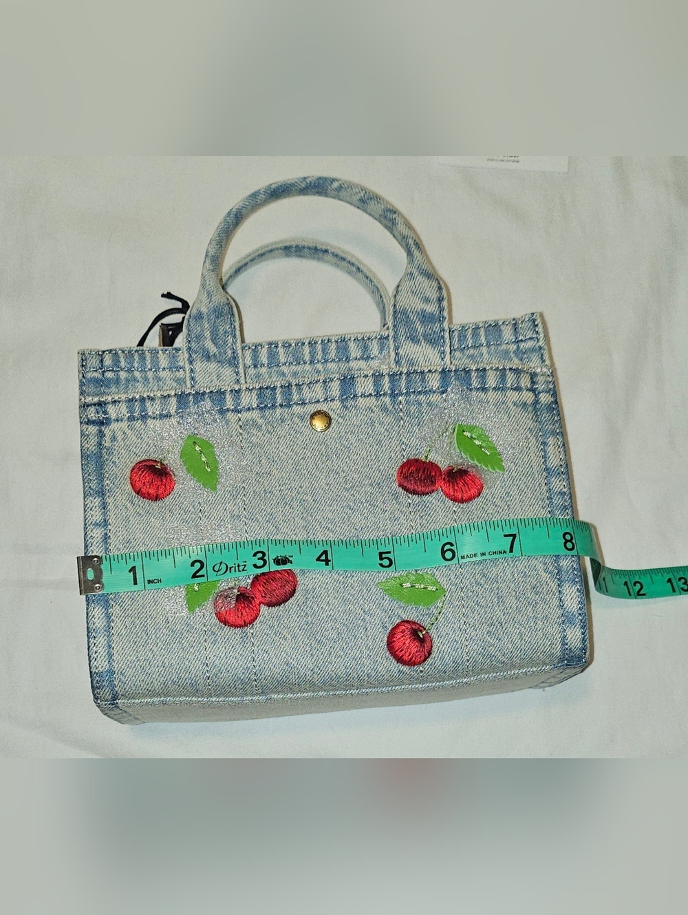 *NWT* COACH Cherry Denim Cargo Tote Bag 20 with Crossbody Strap - Picture 4 of 4